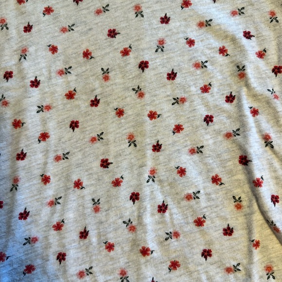 GAP Floral Tee - Picture 2 of 3